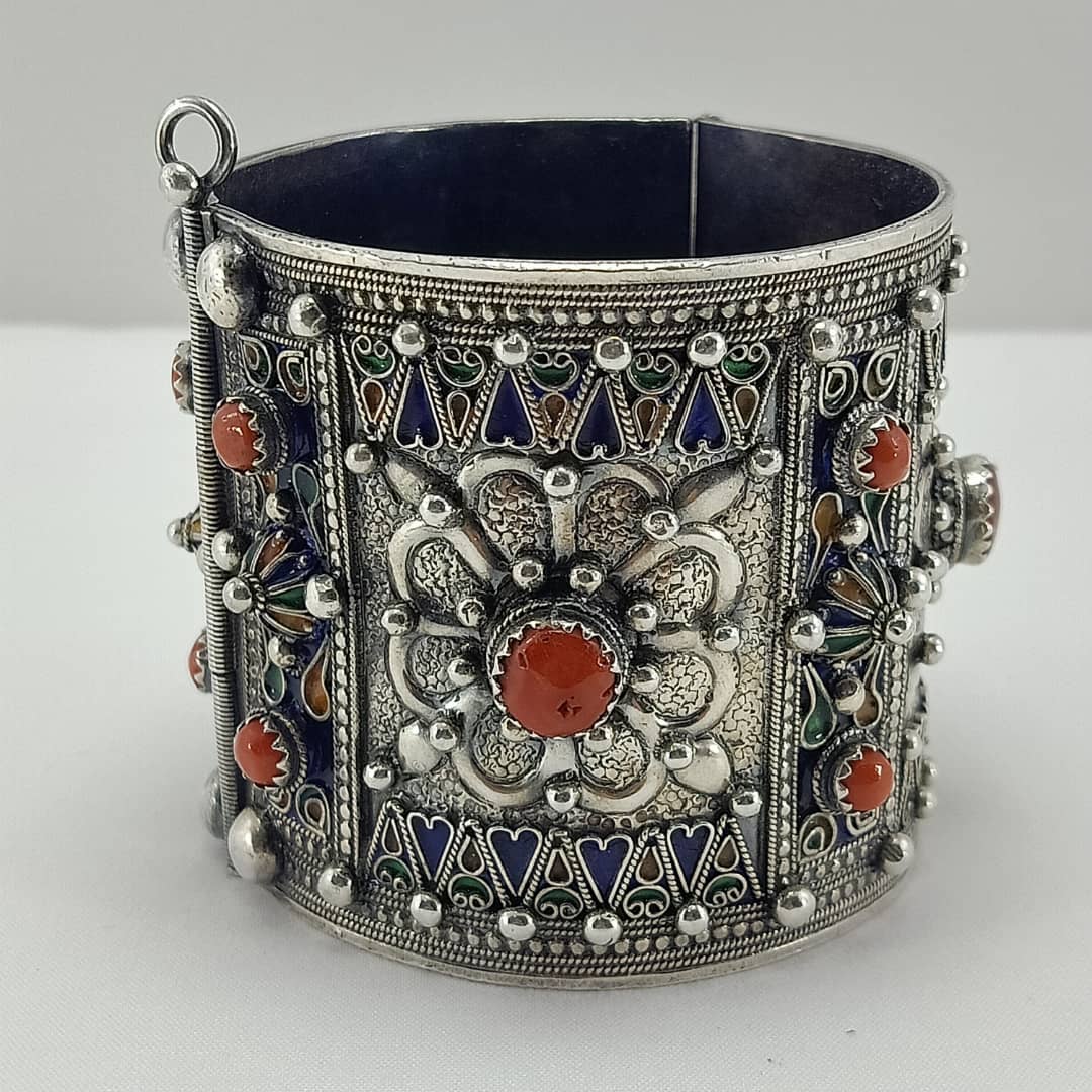 Algeria- Kabyle traditional bracelet called #amechloukh. | Traditional  jewelry, Afghan jewelry, Wide cuff bracelets